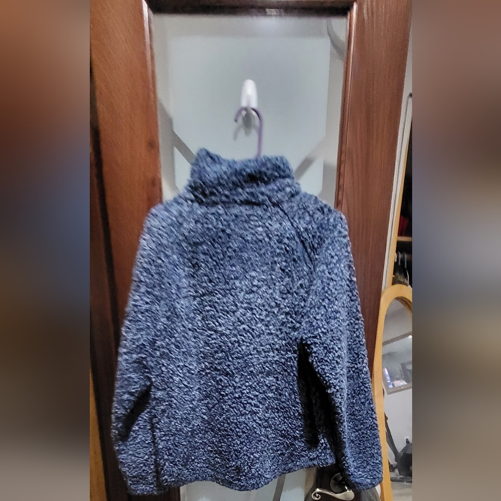 Fuzzy top. Med. Blue.